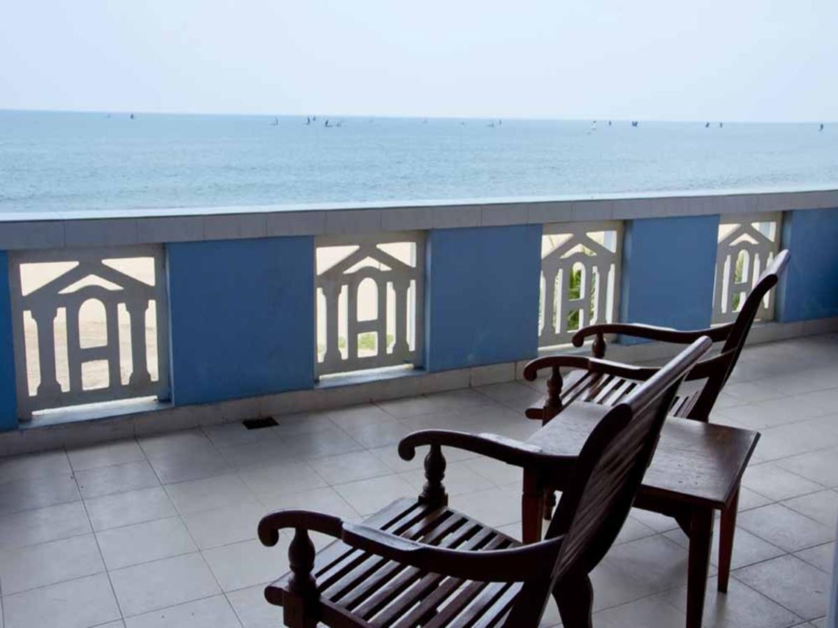 The Reef Beach Hotel Негомбо Экстерьер фото