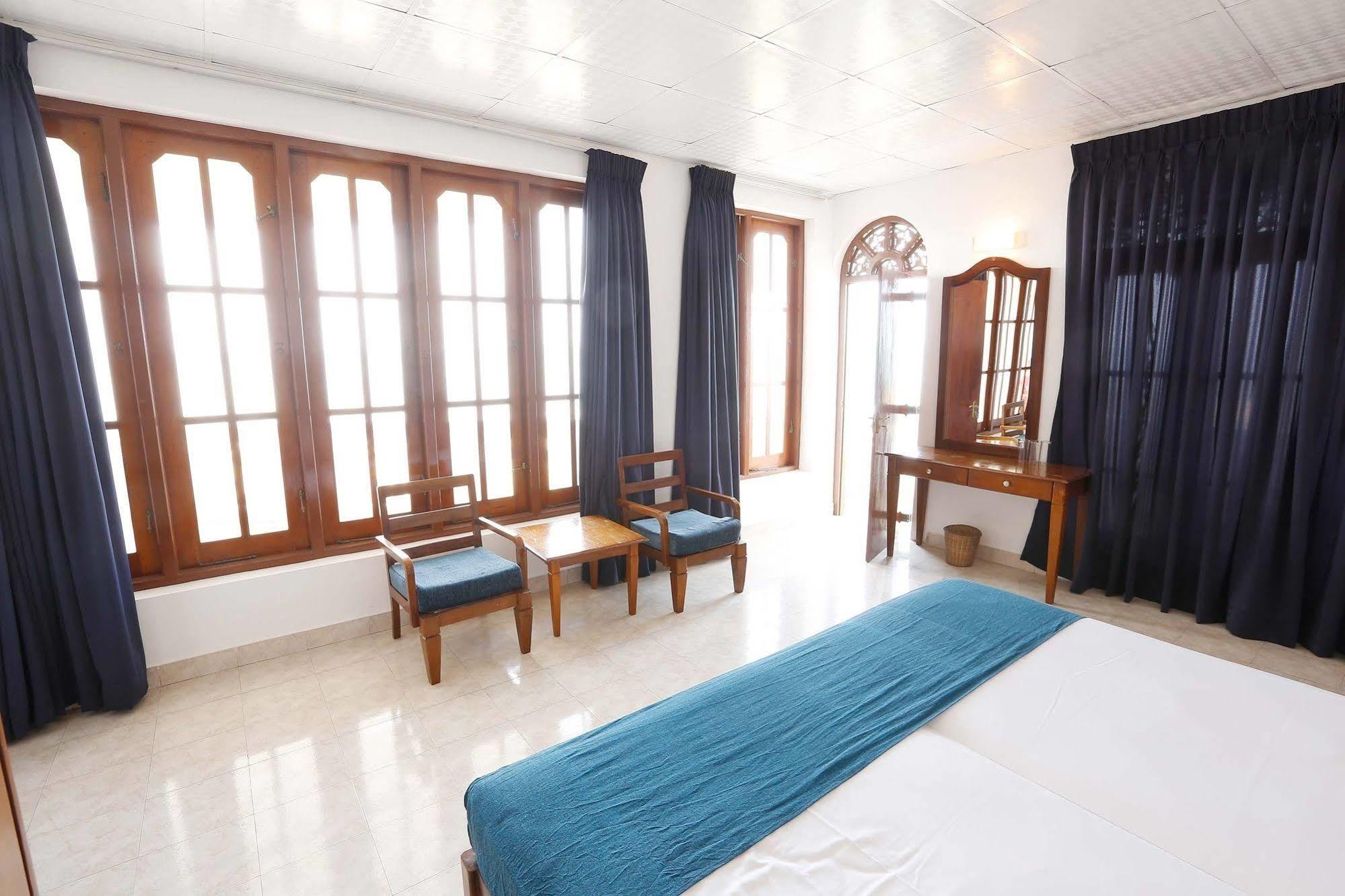 The Reef Beach Hotel Негомбо Экстерьер фото